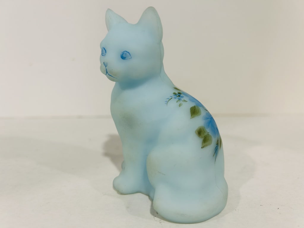 FENTON BLUE SATIN KITTEN (1 of 4)