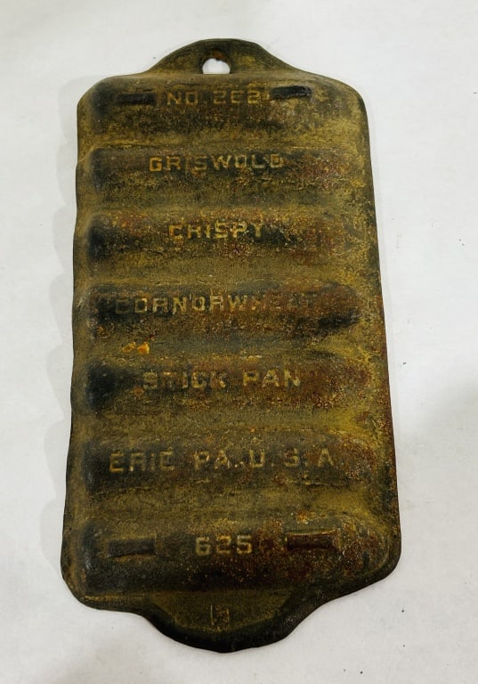 GRISWOLD CAST IRON NO 262 CRISPY CORN PAN: .