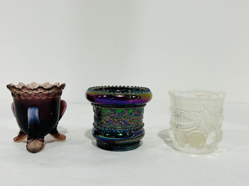 VINTAGE CARNIVAL AMETHYST TOOTHPICK HOLDER (1 of 7)