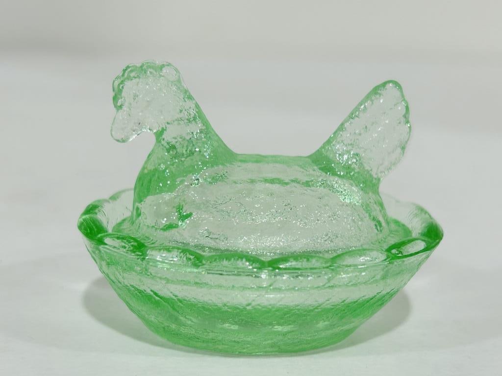 MINI CLEAR GREEN HEN ON NEST: .