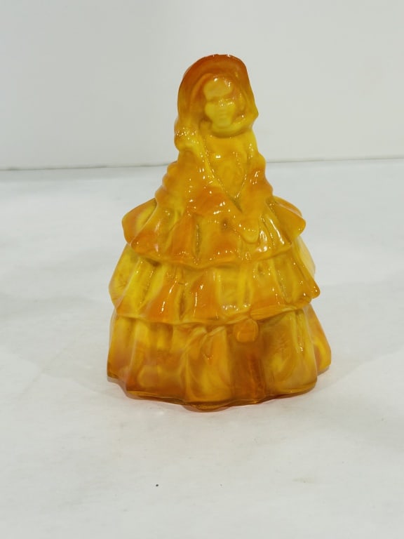 VINTAGE BOYD LOUISE COLONIAL LADY FIGURINE (1 of 4)