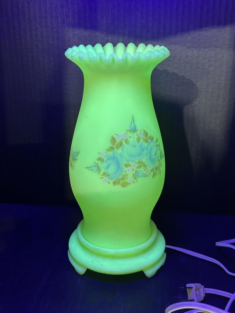 FENTON CUSTARD HANDPAINTED URANIUM LAMP: .