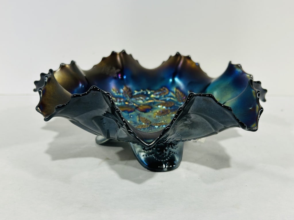 NORTHWOOD PURPLE 3 MEDALLION FOOTED CARNIVAL BOWL (1 of 4)