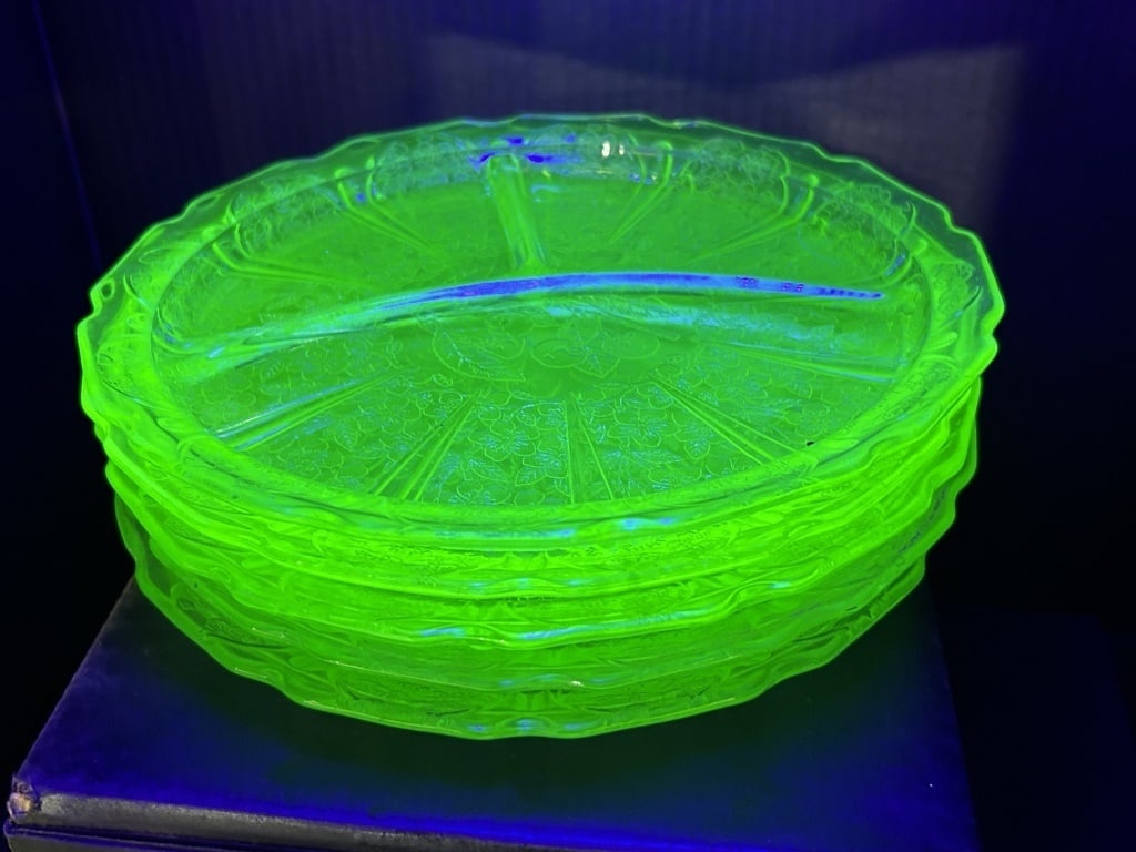 JEANETTE URANIUM CHERRY BLOSSOM DIVIDED PLATES (1 of 12)