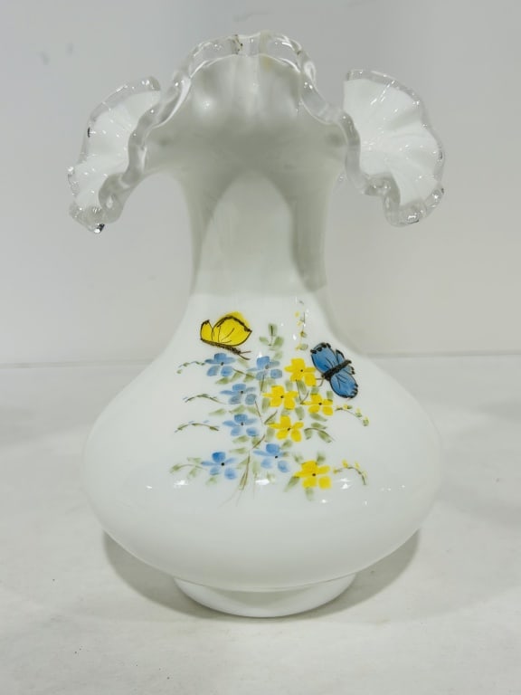 FENTON RUFFLED EDGE HANDPAINTED VASE: .