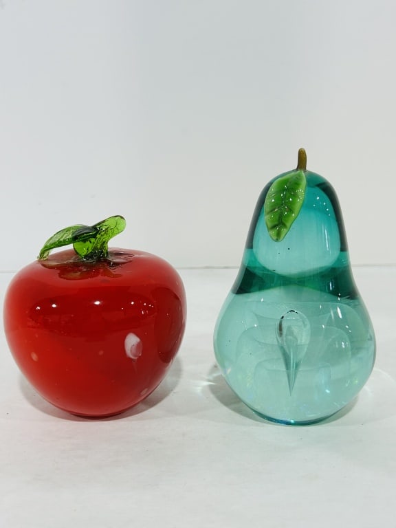 VINTAGE FRUIT PAPER WEIGHTS: .