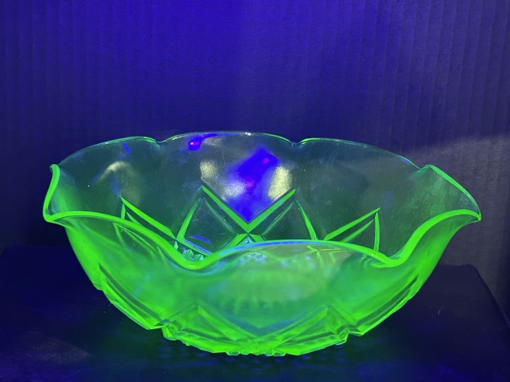 URANIUM SERVING BOWL: .