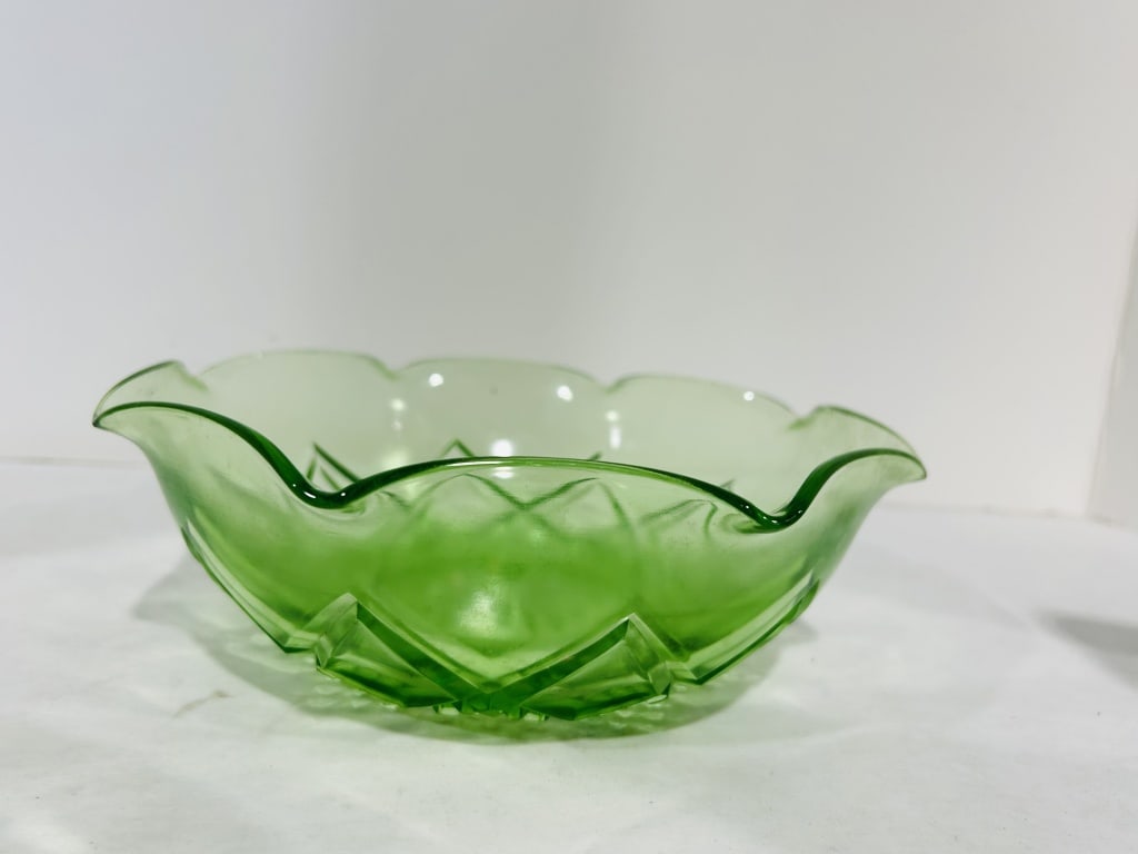 URANIUM SERVING BOWL - 2