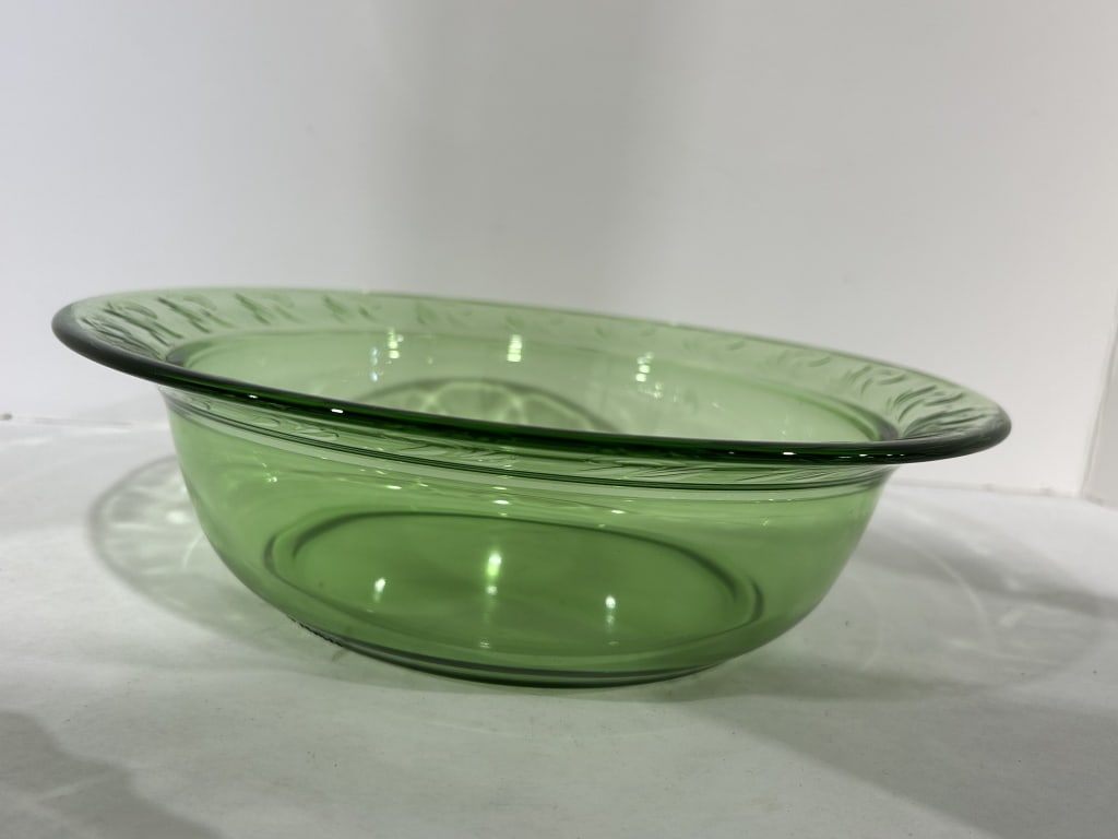 GREEN DEPRESSION GLASS BOWL: .