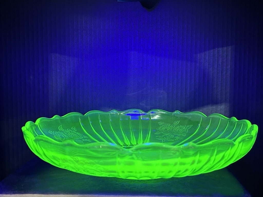 URANIUM SERVING TRAY - 4