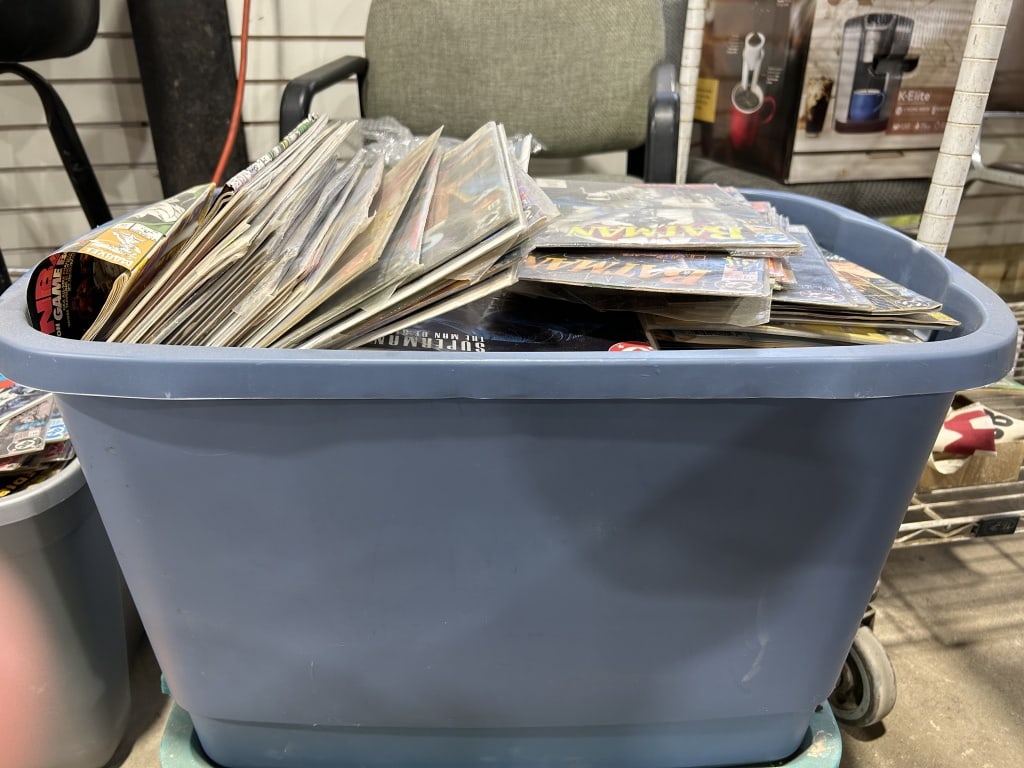 LOADED LOT OF VINTAGE COMIC BOOKS: .