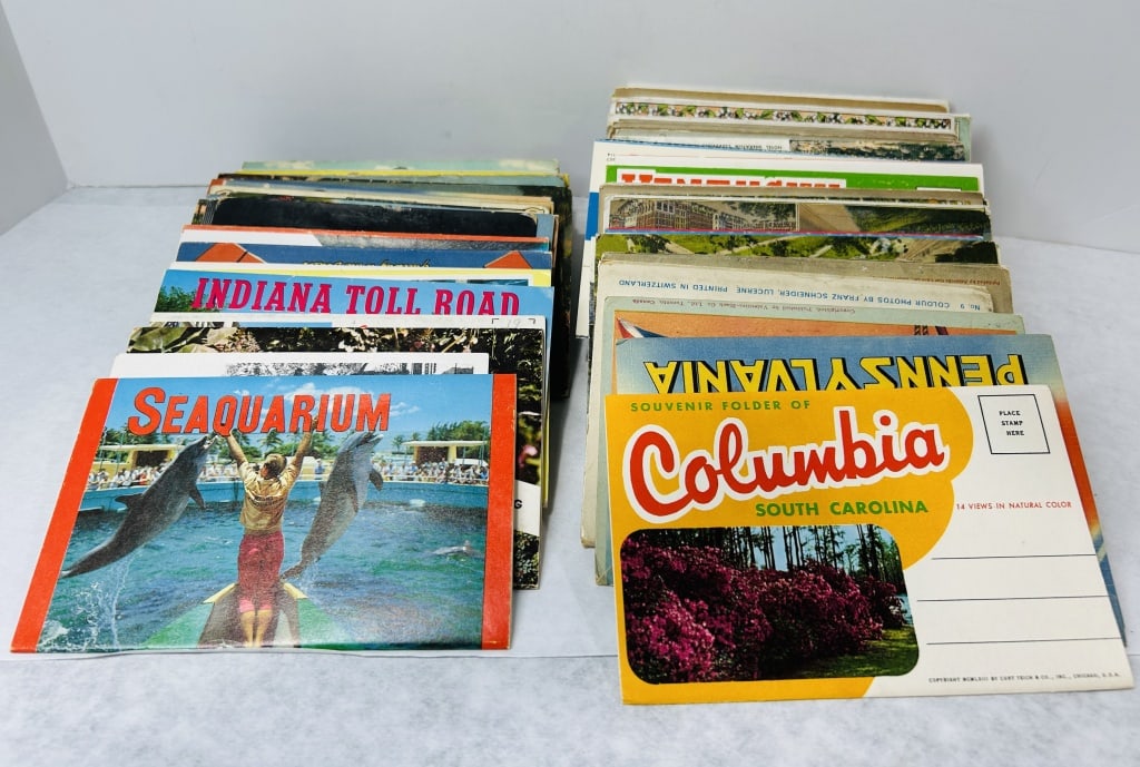 Vintage Mid-20th Century United States Travel Postcard Folders and Souvenir Ephemera (1 of 4)