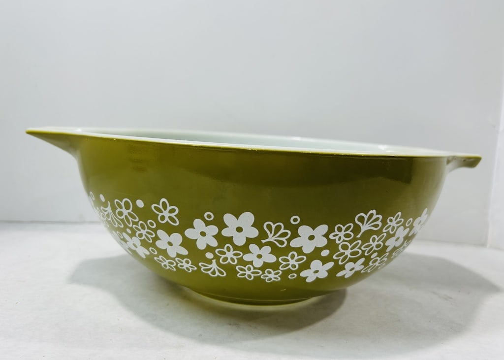 Pyrex Spring Blossom Green Pattern Cinderella Mixing Bowl (1 of 3)