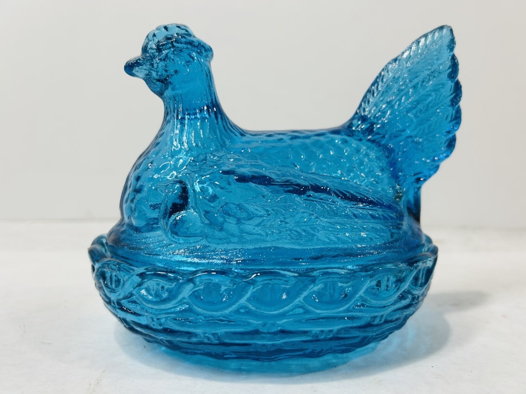 L.E. Smith Hen on Nest Covered Dish (1 of 5)