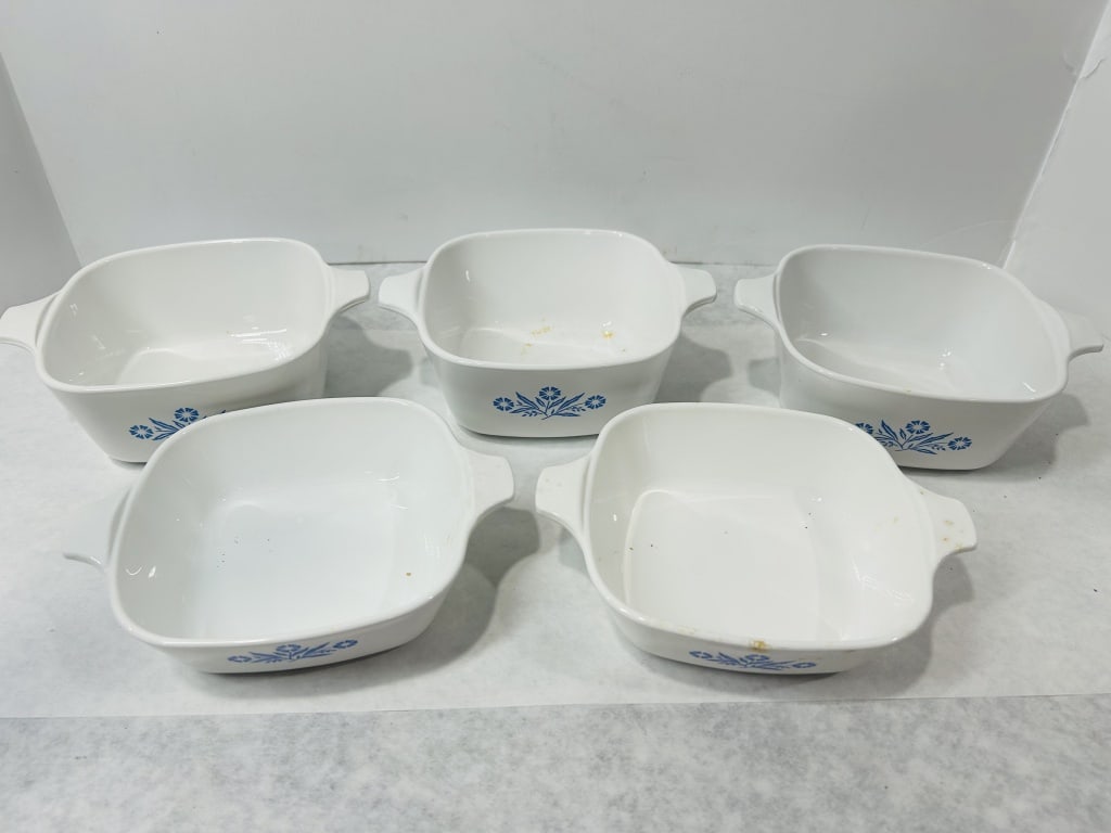 A Set of Five Vintage Petite Glass-Ceramic Casserole Dishes in the Blue Cornflower Pattern (1 of 5)