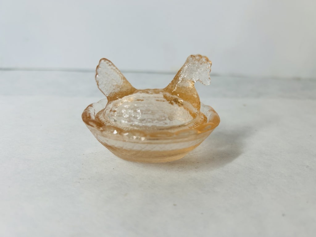 Miniature Peach Pink Pressed Glass Hen on Nest Covered Dish (1 of 2)