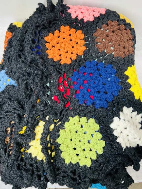 Large Vintage Handmade Sunburst Hexagon Granny Square Crochet Afghan Blanket (1 of 4)