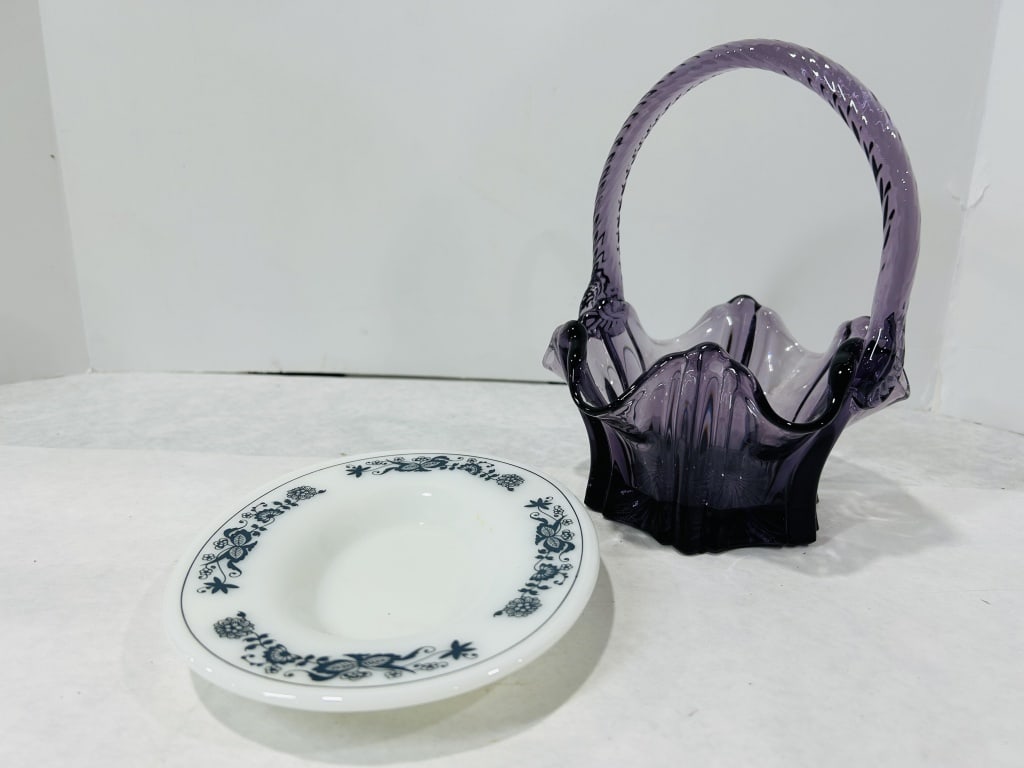 Two Pieces of Vintage American Glassware Including Pyrex and Viking Glass: This lot features two items of vintage American-made glassware. The first is an oval opal glass dish by Pyrex, featuring the Old Town Blue pattern with a navy blue floral border. The underside is embo