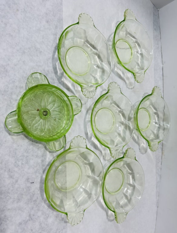 A Seven-Piece Set of Green Uranium Depression Glass Including Attributed Anchor Hocking Bowls and (1 of 4)