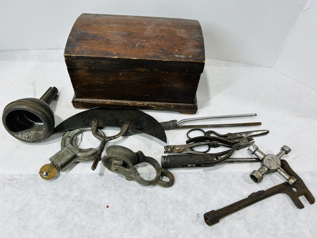 An Assortment of Vintage Hand Tools and a Wooden Chest (1 of 5)