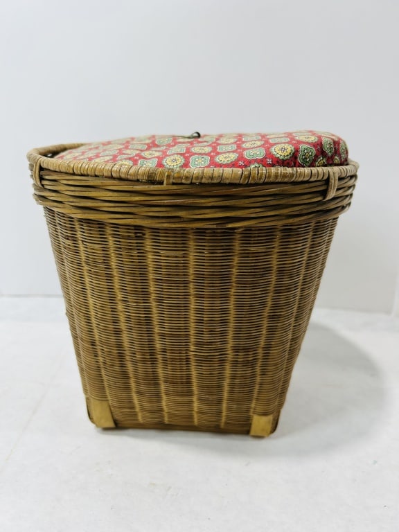 Chinese Blue and White Porcelain Teapot and Padded Wicker Travel Basket (1 of 5)