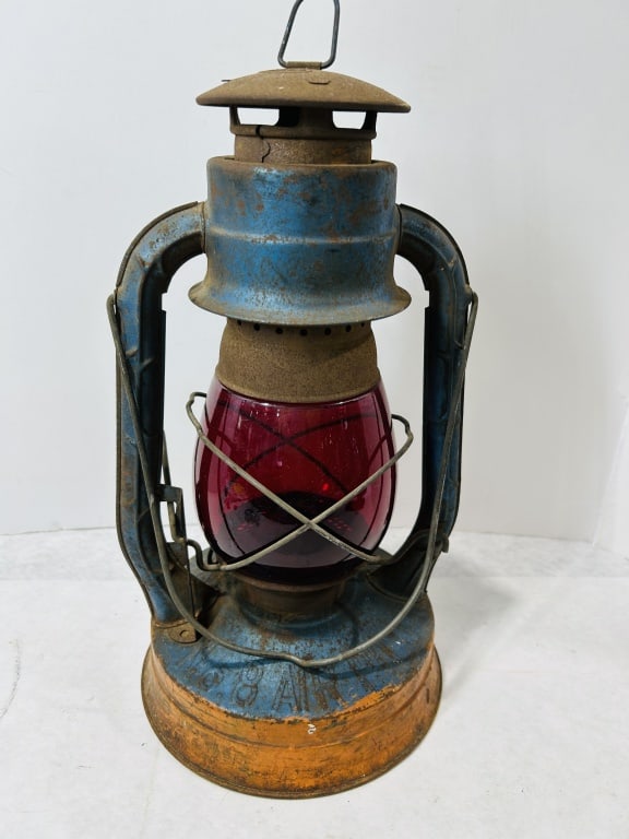 Dietz No. 8 Air Pilot Tubular Kerosene Lantern with Red Globe (1 of 3)