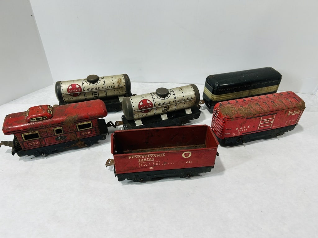 A Group of Marx Tin-Lithograph O-Gauge Toy Train Cars (1 of 2)