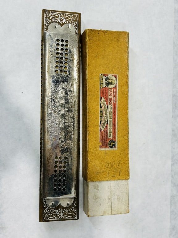 Vintage Andreas Koch Giant Tremolo Harmonica with Original Case (1 of 3)