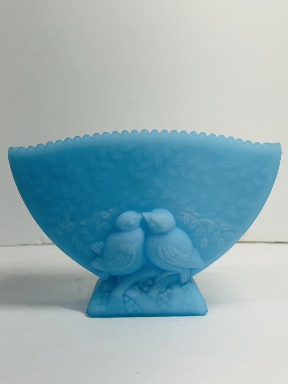 FENTON BLUE SATIN FAN VASE, CIRCA 1970S (1 of 5)
