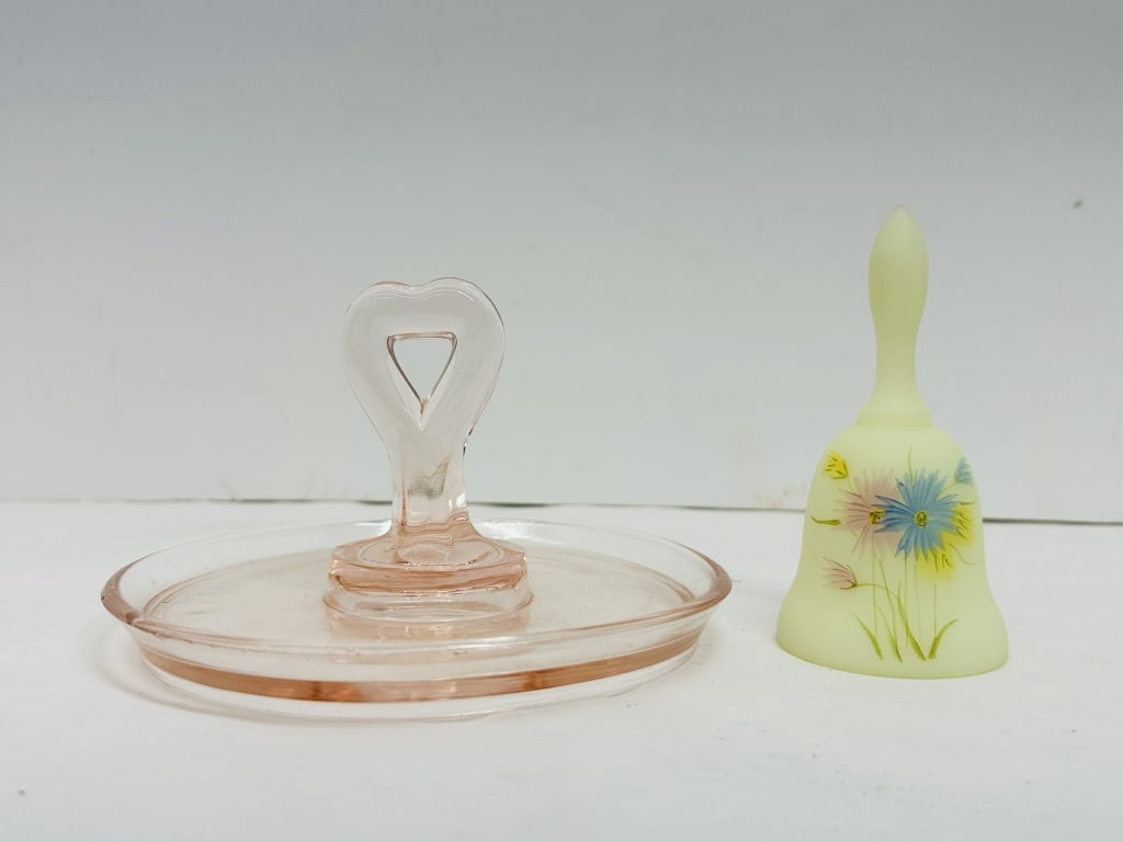 FENTON BELL AND OTHER GLASSWARE, MID-20TH CENTURY (1 of 6)