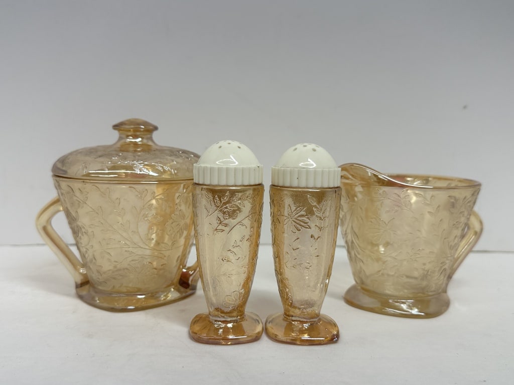 JEANNETTE FLORAGOLD IRIDESCENT GLASS, 1950S (1 of 7)