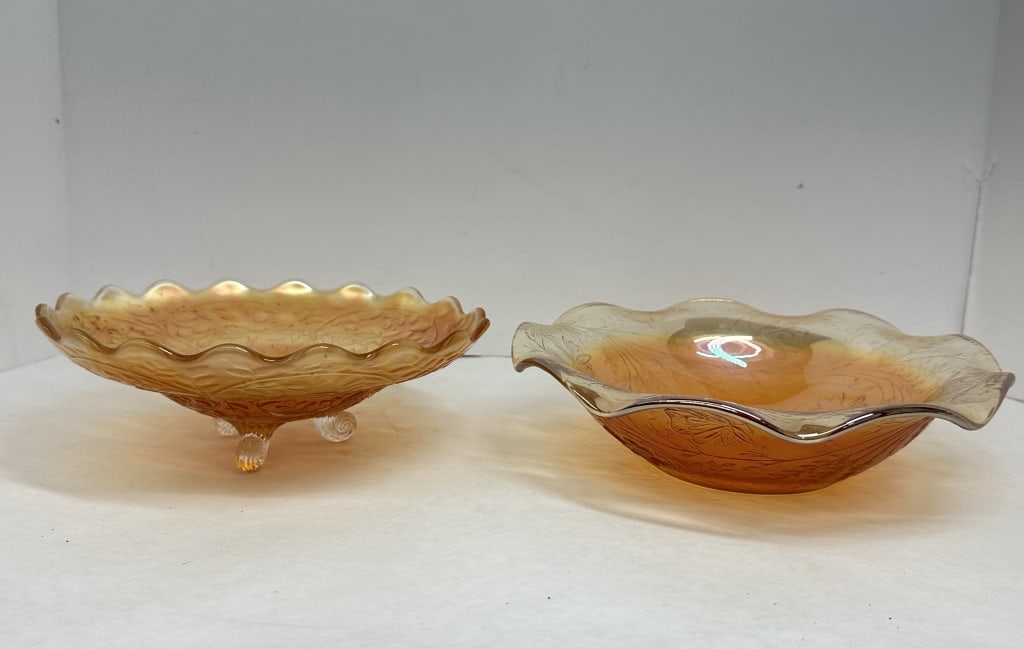 TWO MARIGOLD CARNIVAL GLASS BOWLS, 20TH CENTURY (1 of 5)