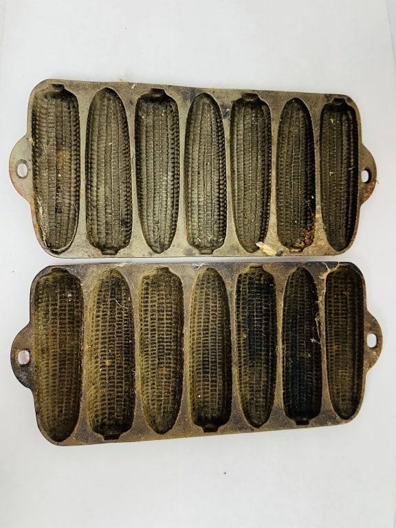 AMERICAN CAST IRON CORNSTICK PANS, 1960S (1 of 2)