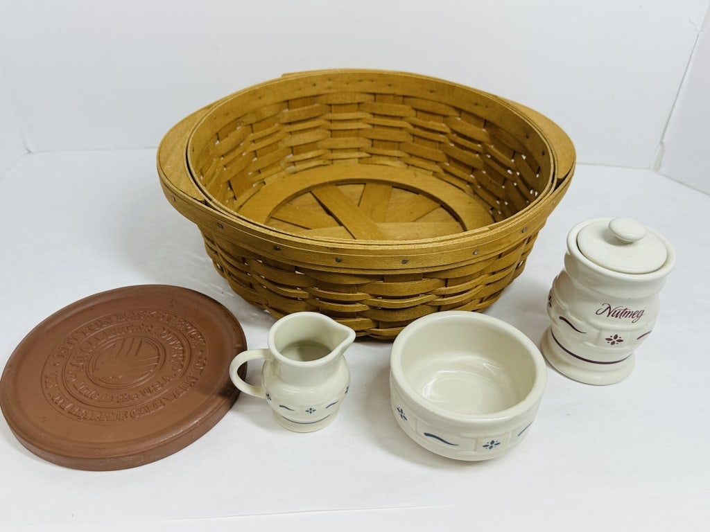LONGABERGER WOOD AND POTTERY COLLECTION, 2004 (1 of 13)