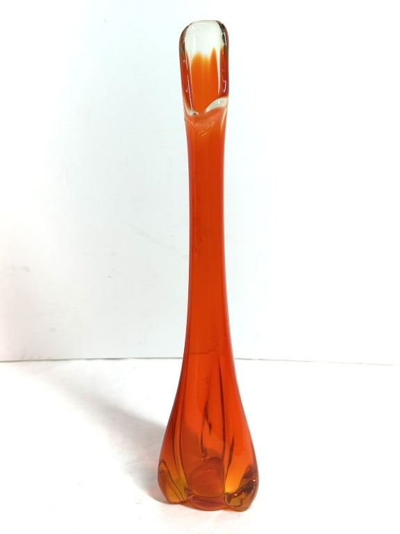 VIKING STYLE PERSIMMON GLASS VASE: Mid-century swung glass vase attributed to Viking Glass in the Persimmon colorway and Epic pattern. The piece features a characteristic three-lobed drape base and a slender tapered neck.