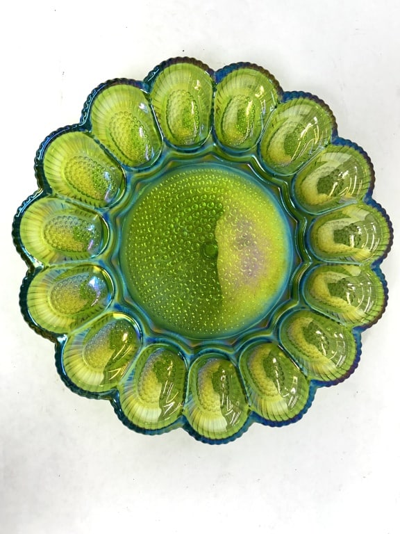 INDIANA IRIDESCENT GLASS EGG PLATE, 1970S (1 of 5)
