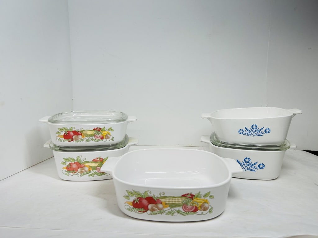 CORNING WARE GLASS-CERAMIC CASSEROLES, 1970S (1 of 6)