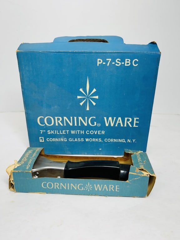 CORNING WARE PYROCERAM SKILLET, CIRCA 1960S (1 of 7)