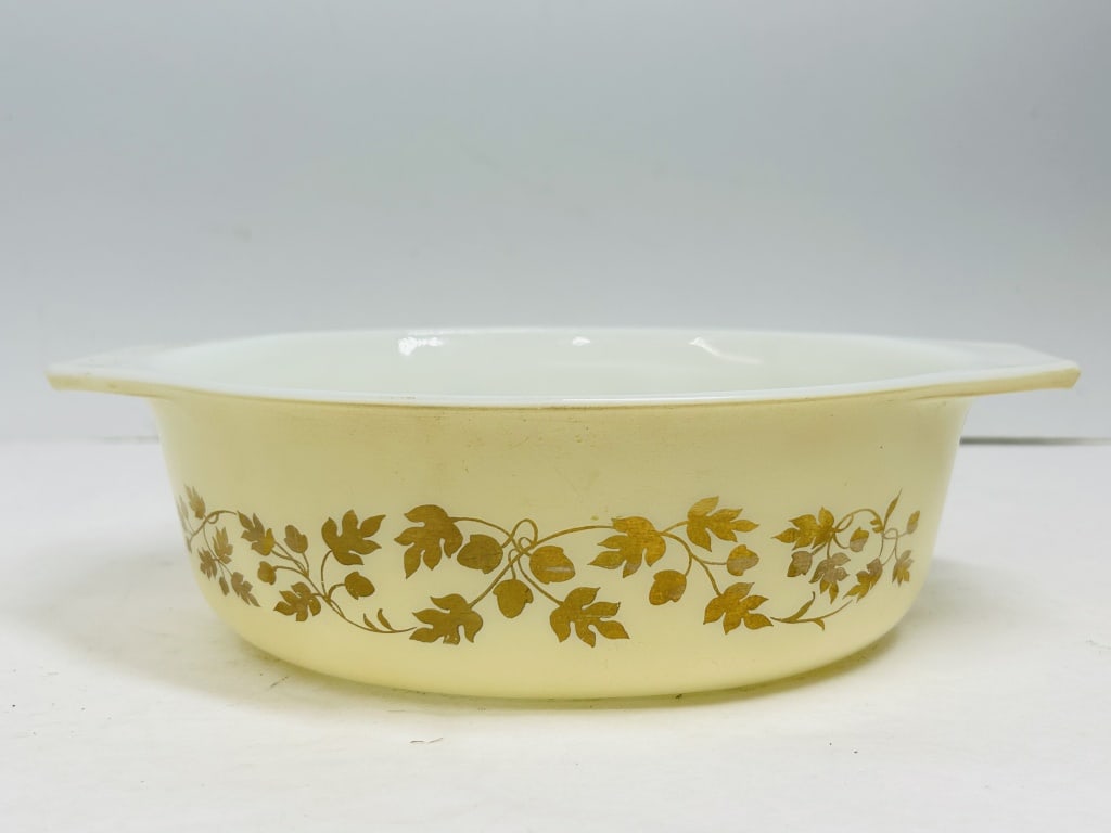 PYREX GOLDEN ACORN OPAL CASSEROLE, VINTAGE (1 of 3)