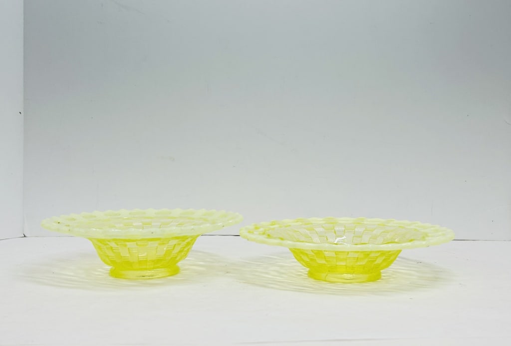 FENTON OPALESCENT URANIUM BOWLS, C.1950 (1 of 8)