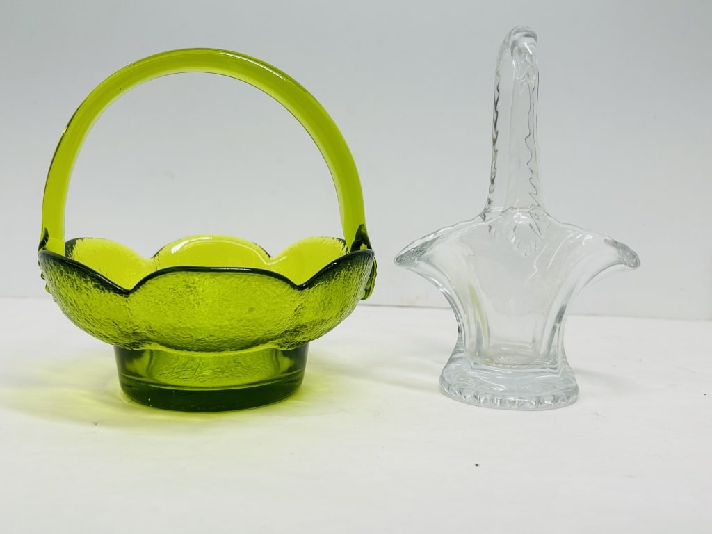 VIKING AND HEISEY GLASS BASKETS, 20TH CENTURY (1 of 8)