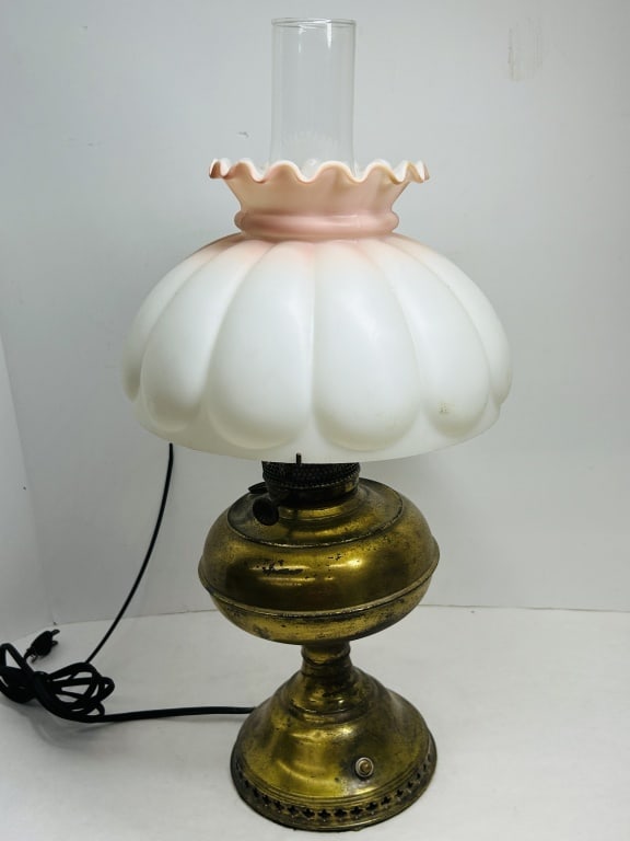 ELECTRIFIED OIL STYLE GLASS LAMP (1 of 5)
