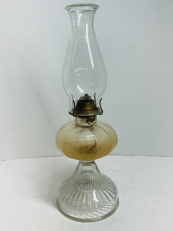 EAGLE GLASS KEROSENE LAMP, 20TH CENTURY (1 of 4)