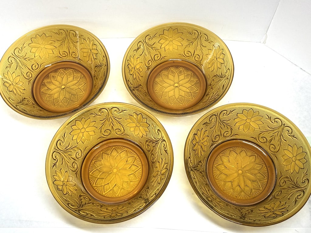 INDIANA GLASS AMBER SANDWICH BOWLS, CIRCA 1970S (1 of 4)