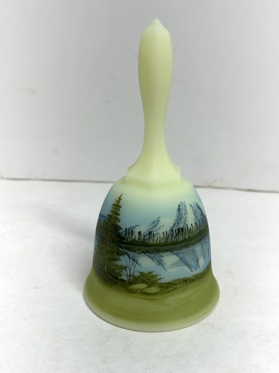 FENTON CUSTARD URANIUM GLASS BELL, 1980S (1 of 4)