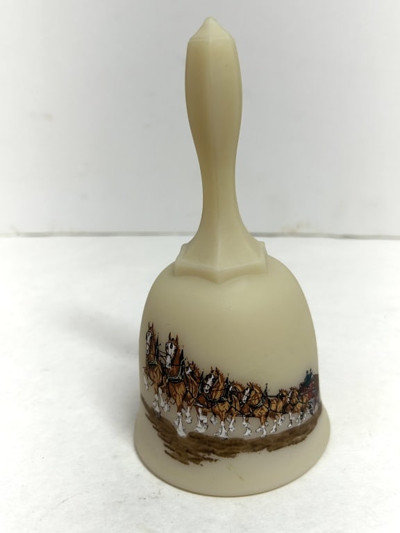 FENTON CLYDESDALE CUSTARD GLASS BELL (1 of 3)