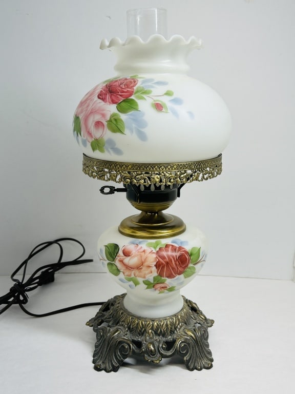 VINTAGE PAINTED MILK GLASS HURRICANE LAMP (1 of 4)