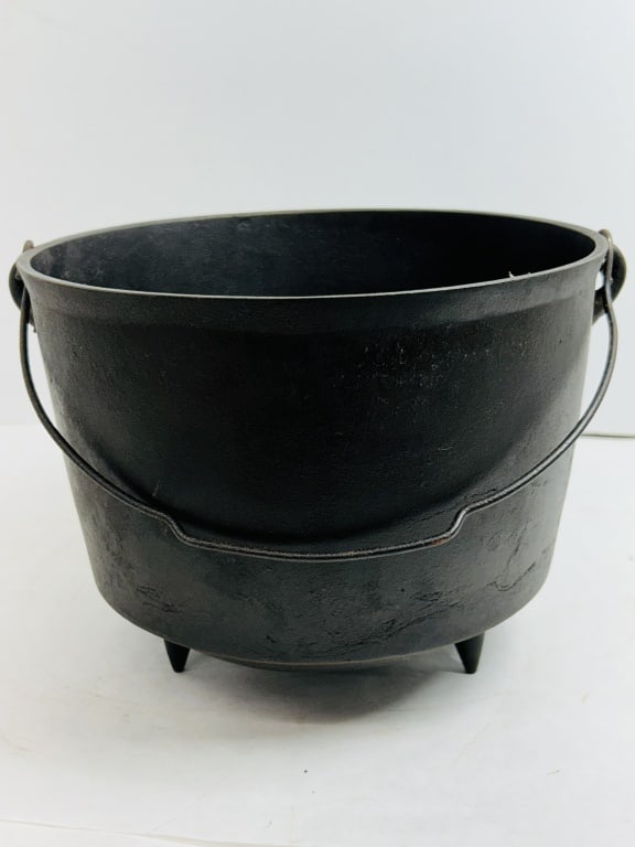 AMERICAN CAST IRON NO. 8 CAULDRON, 19TH CENTURY (1 of 4)