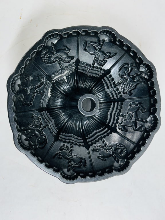 NORDIC WARE ALUMINUM CAROUSEL PAN 1990S (1 of 4)