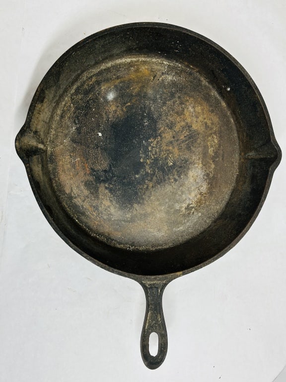 GATE-MARKED CAST IRON SKILLET, 19TH CENTURY (1 of 3)